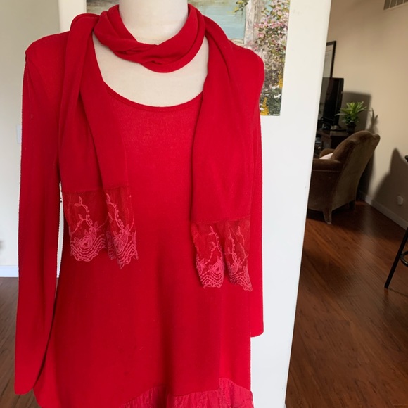 BUNDLE 2 OR MORE FOR THIS Tunic with matching scarf. - Picture 3 of 5